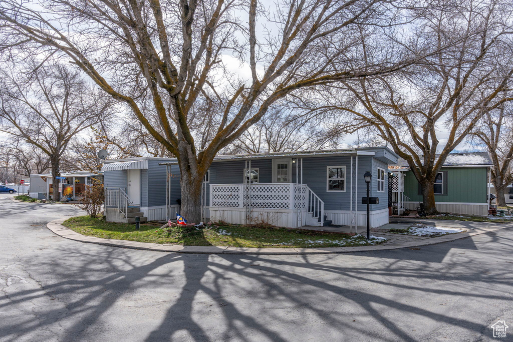 Photo 2 for MLS #1985072 at 1825 W Flag Ave