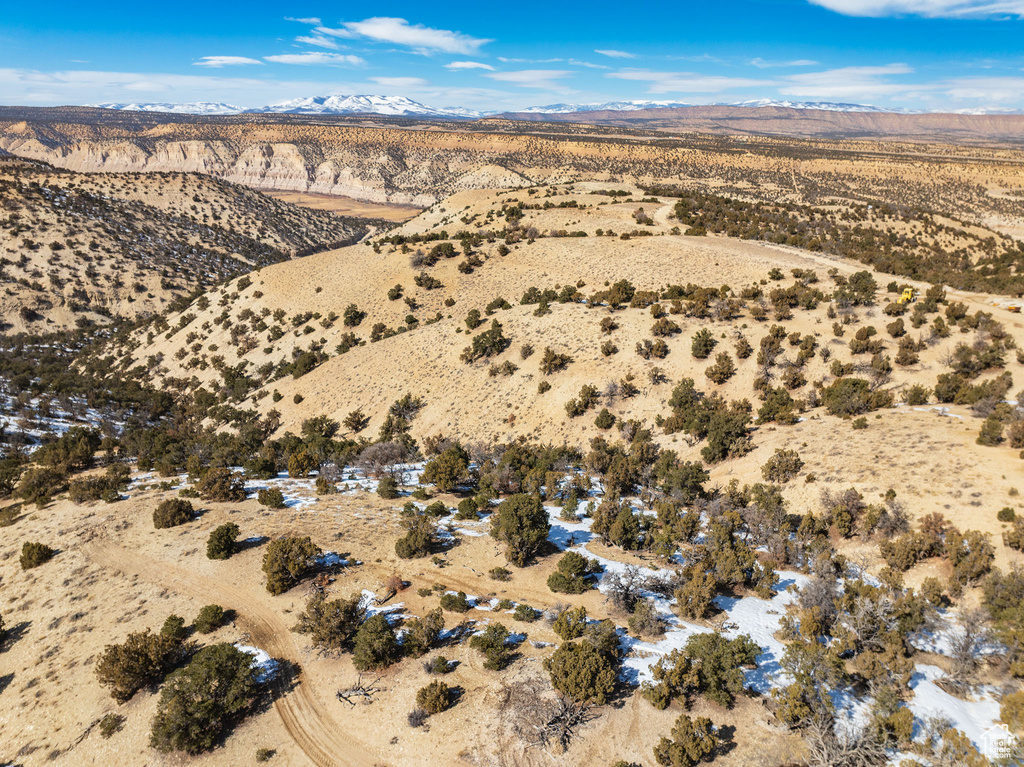 Bird's eye view with a mountain view