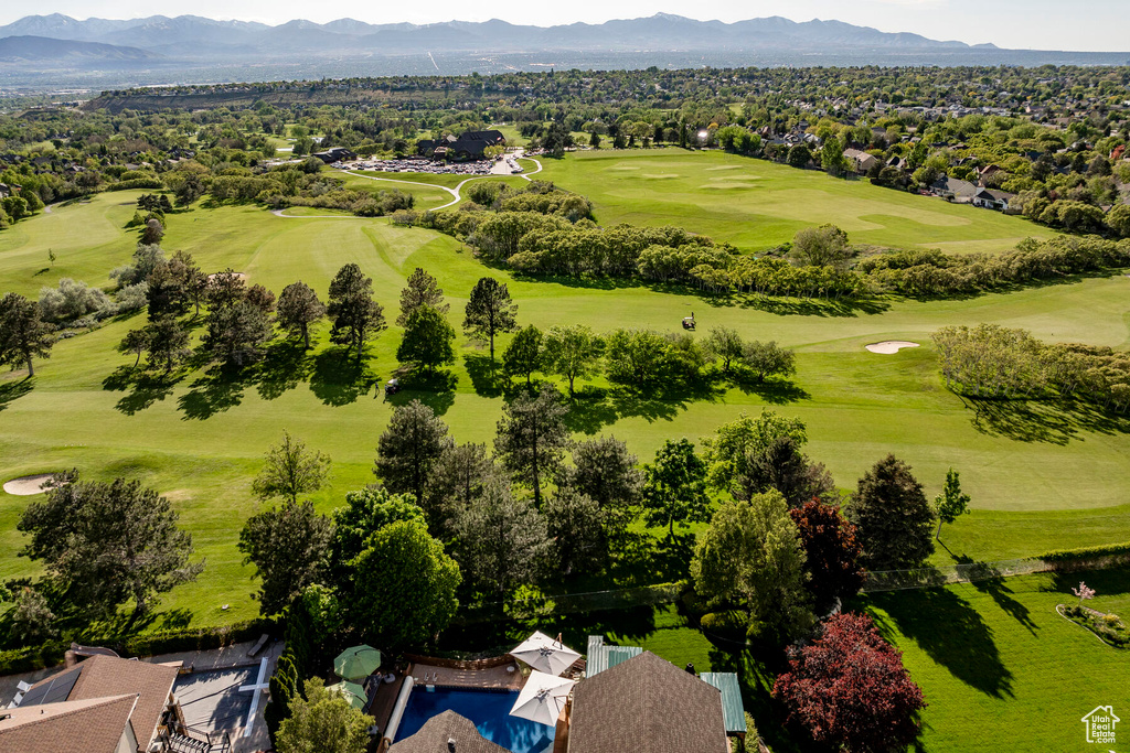 Aerial view with a mountain view