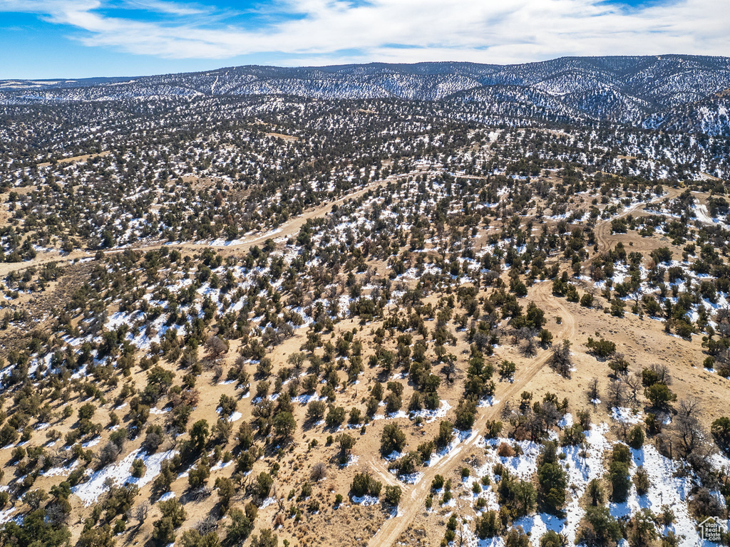 Bird's eye view with a mountain view