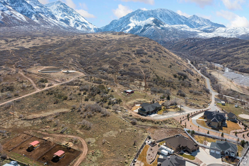 Bird's eye view with a mountain view