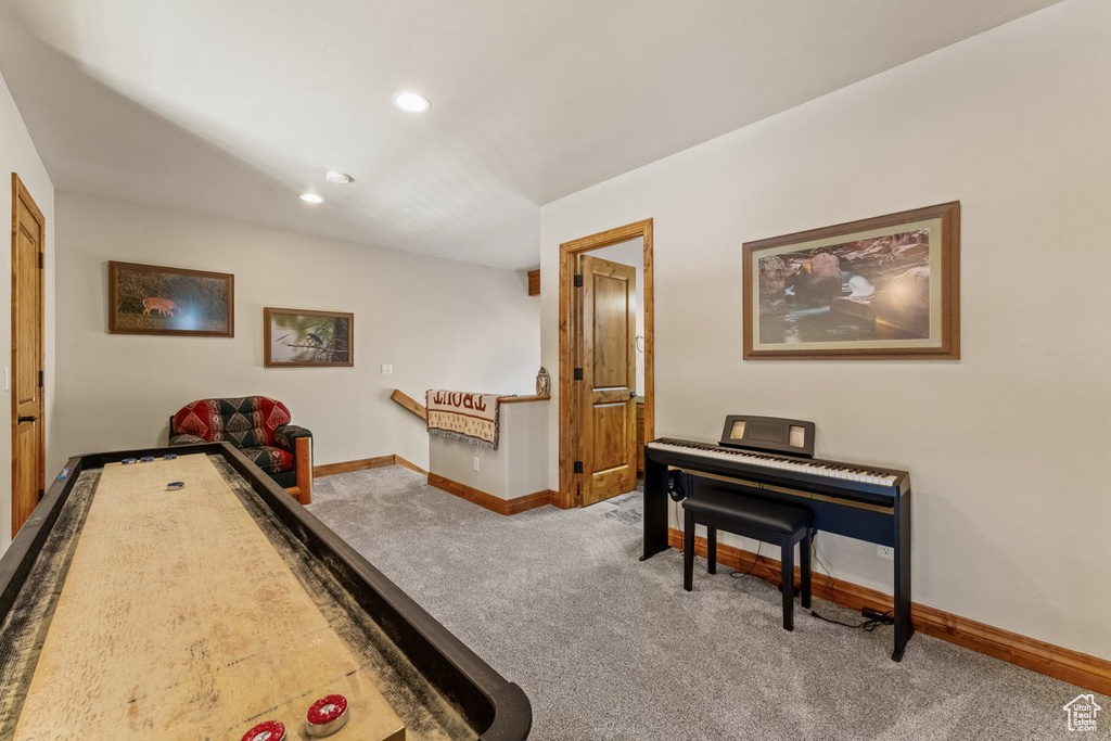 Game room with light carpet
