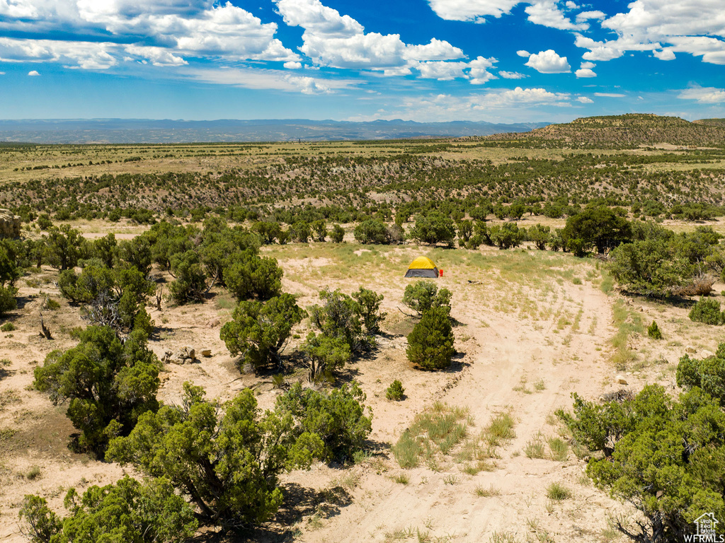 Bird\'s eye view featuring a mountain view