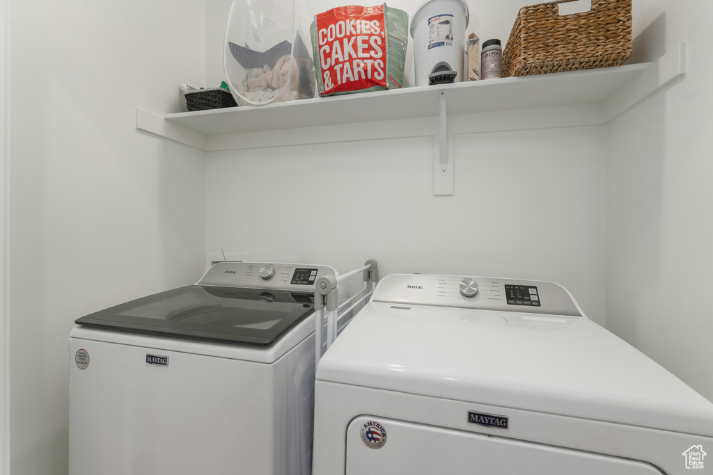 Clothes washing area with separate washer and dryer