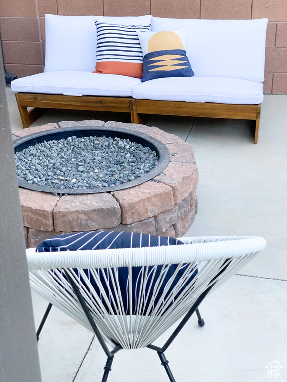 Details featuring an outdoor fire pit