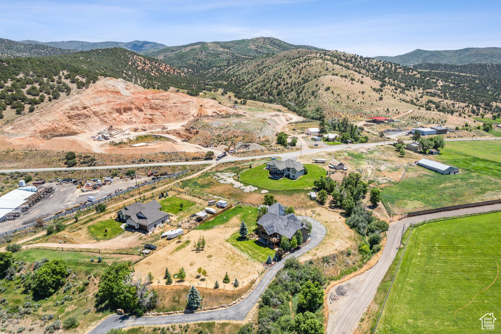 Drone / aerial view featuring a mountain view