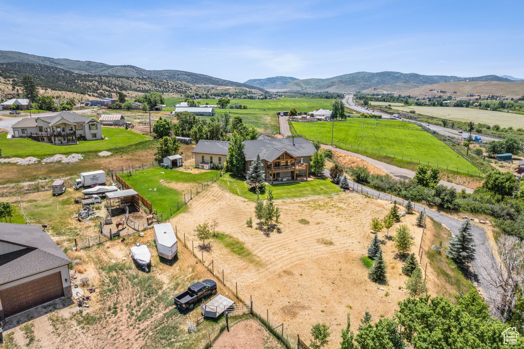 Aerial view with a mountain view