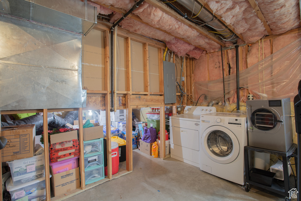 Basement featuring independent washer and dryer