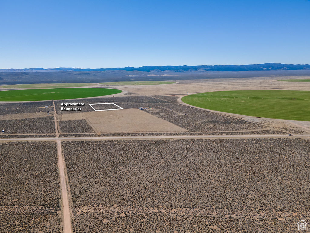 Aerial view with a mountain view