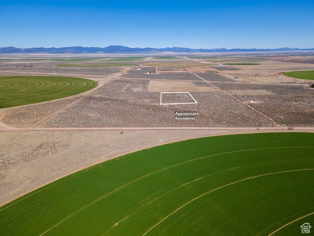 Bird's eye view with a mountain view