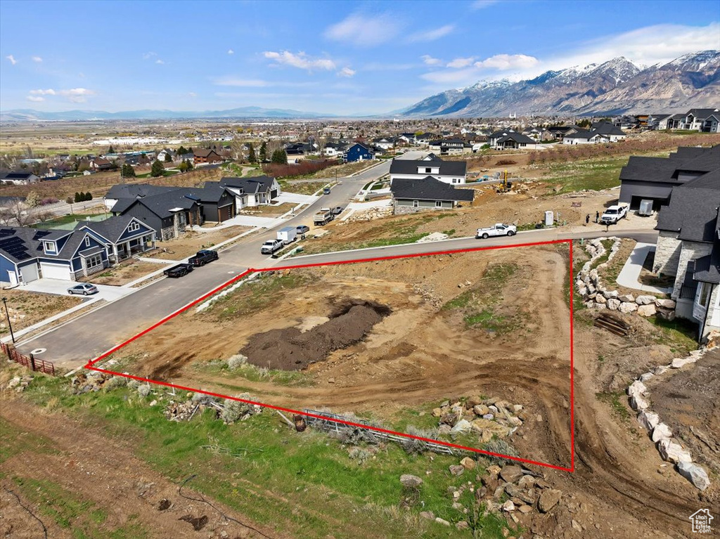 Aerial view with a mountain view