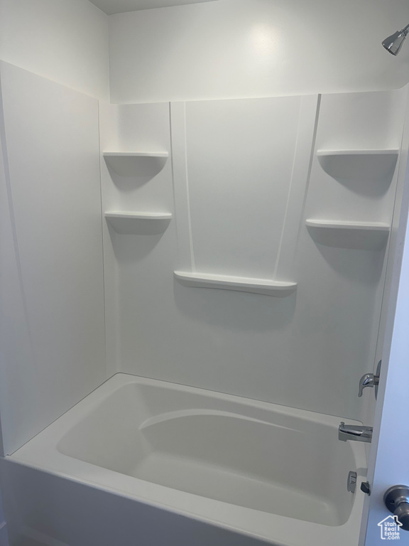 Bathroom with shower / tub combination