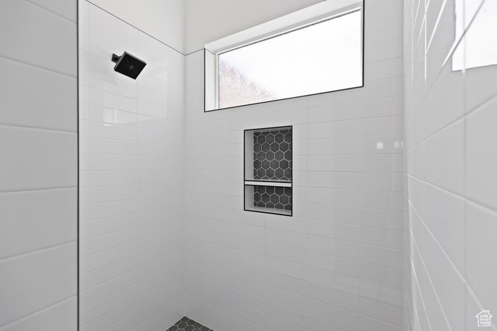 Details featuring a tile shower