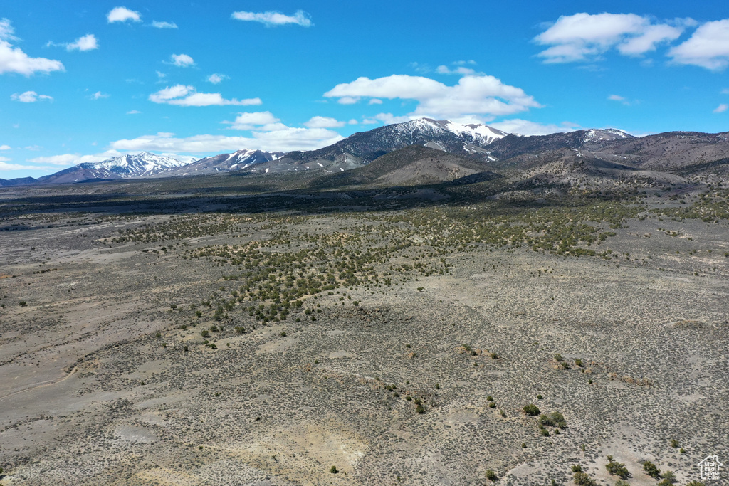 View of mountain feature