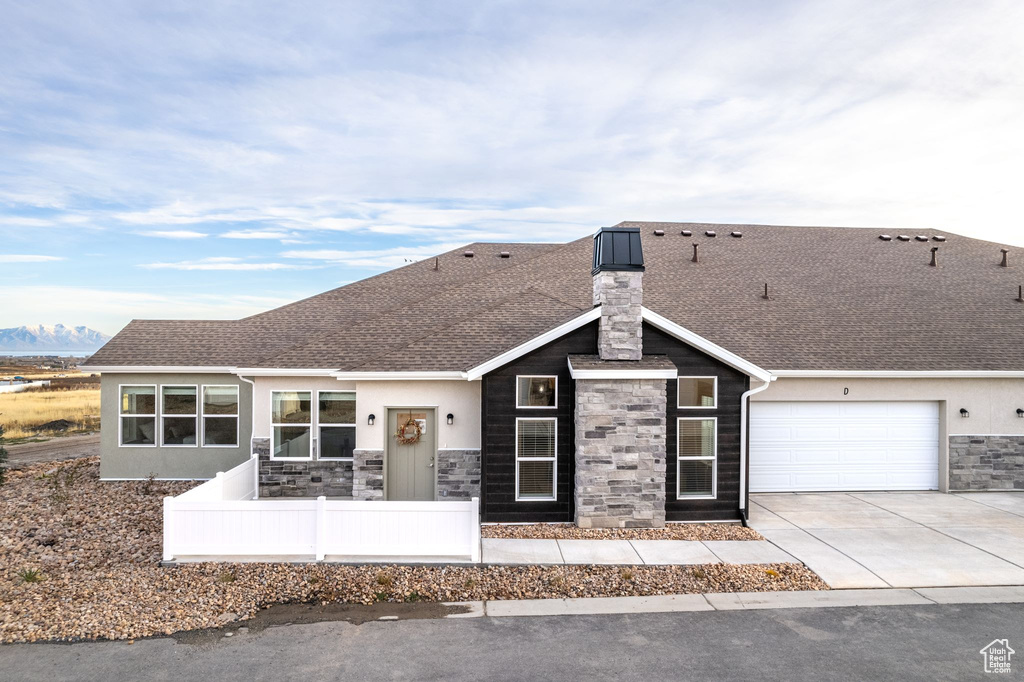 View of front of house featuring a garage