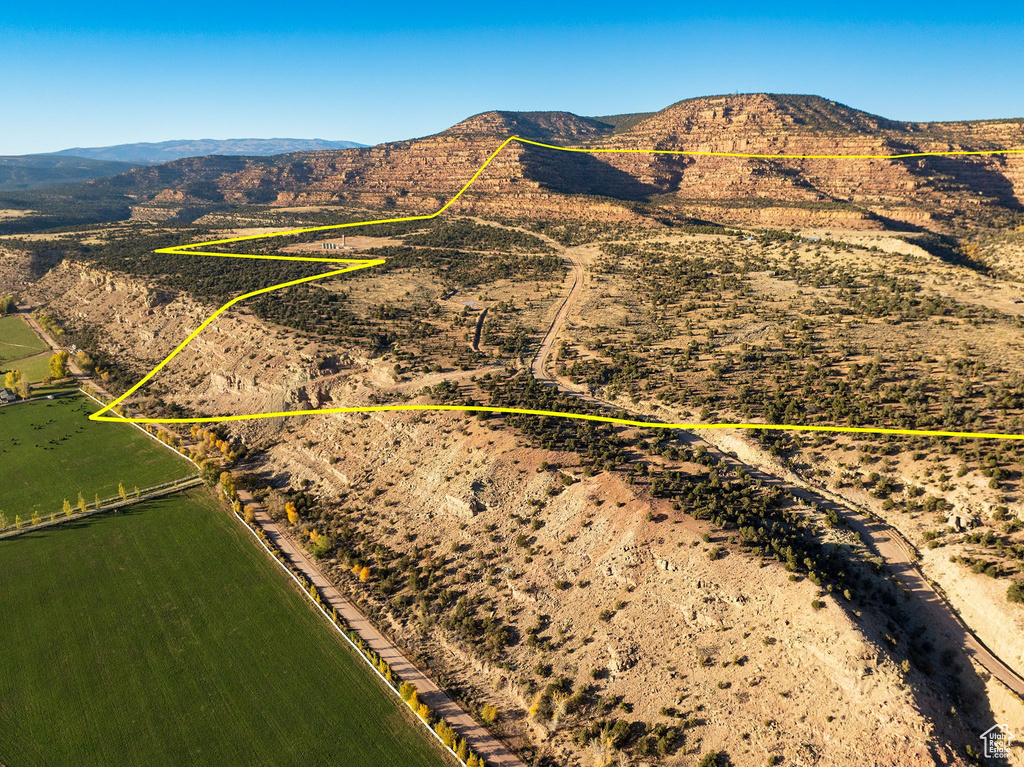 Drone / aerial view featuring a mountain view