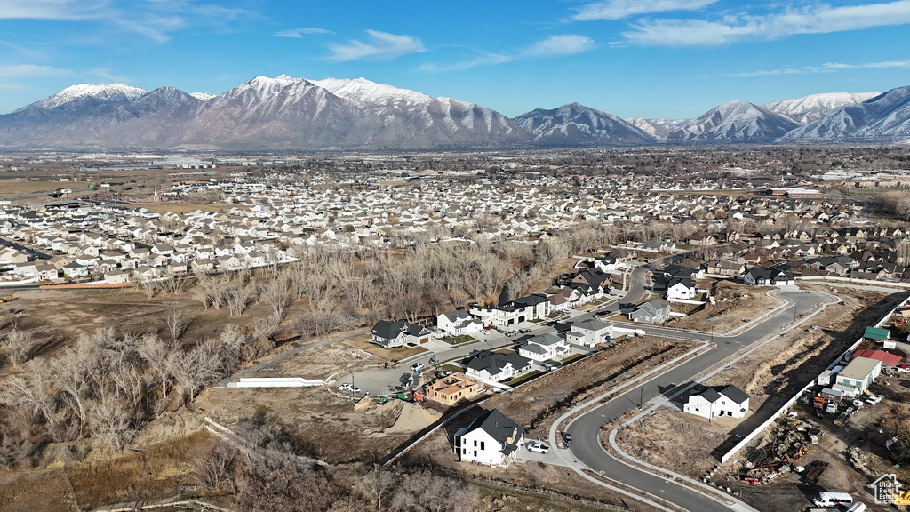 Bird's eye view with a mountain view