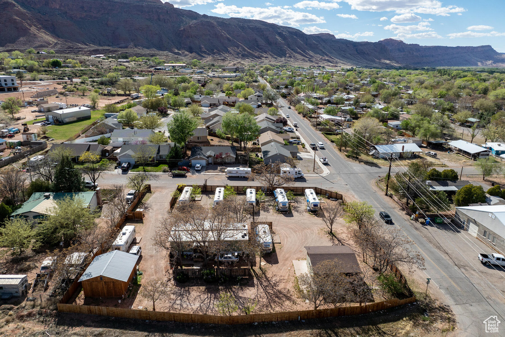 Aerial view with a mountain view