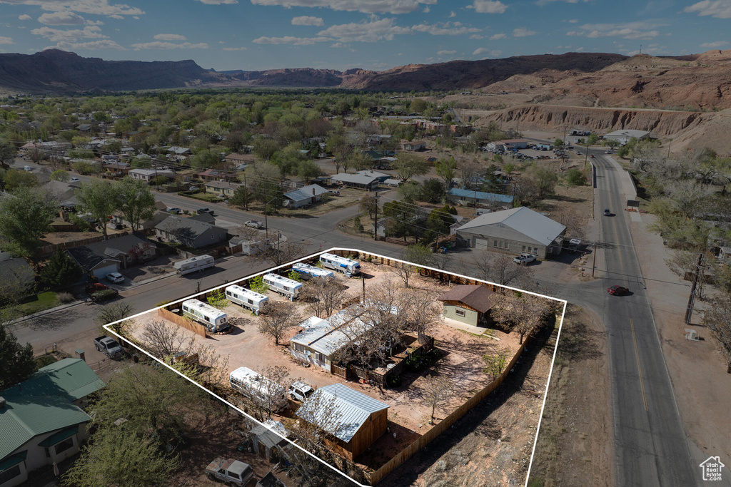 Drone / aerial view featuring a mountain view