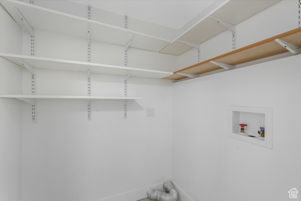 Laundry room with washer hookup