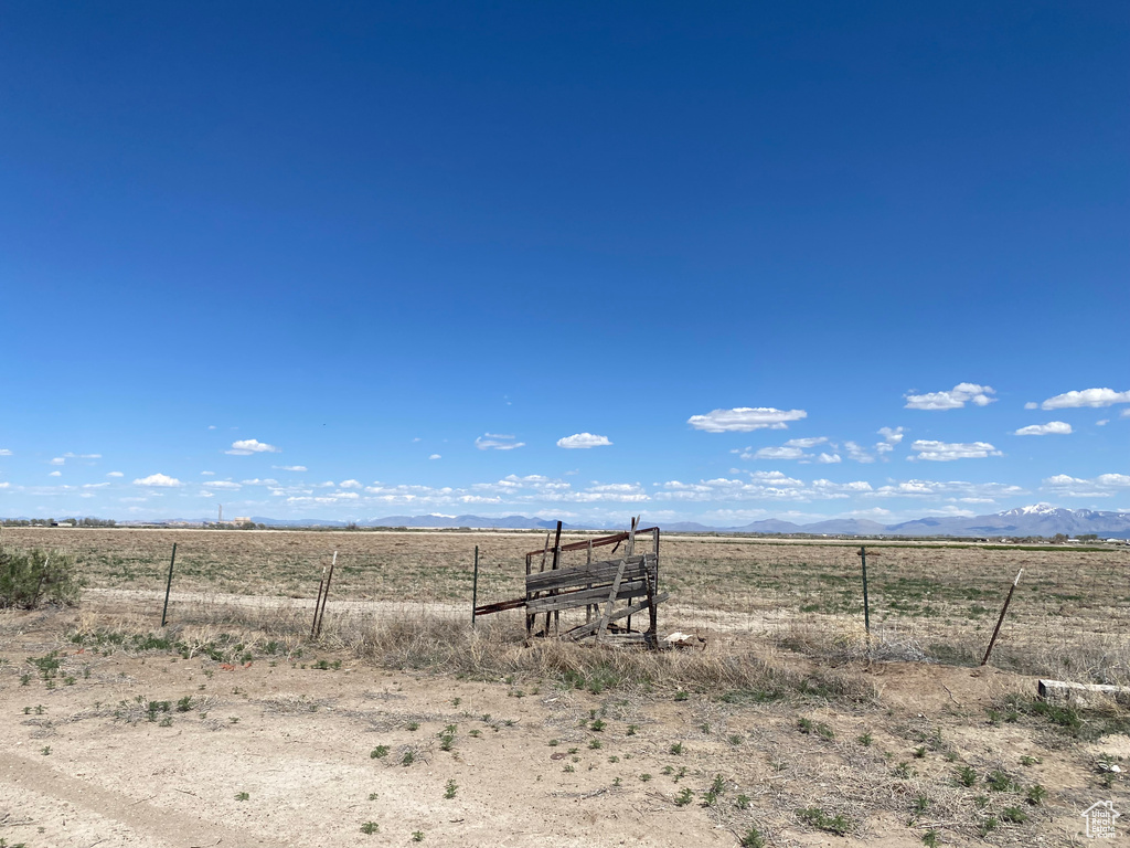 View of yard featuring a rural view