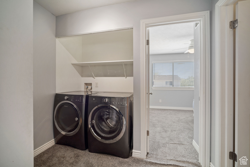 Washroom with washer and clothes dryer, ceiling fan, washer hookup, and carpet floors