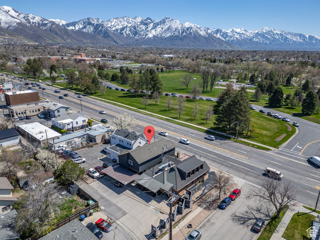 Aerial view with a mountain view