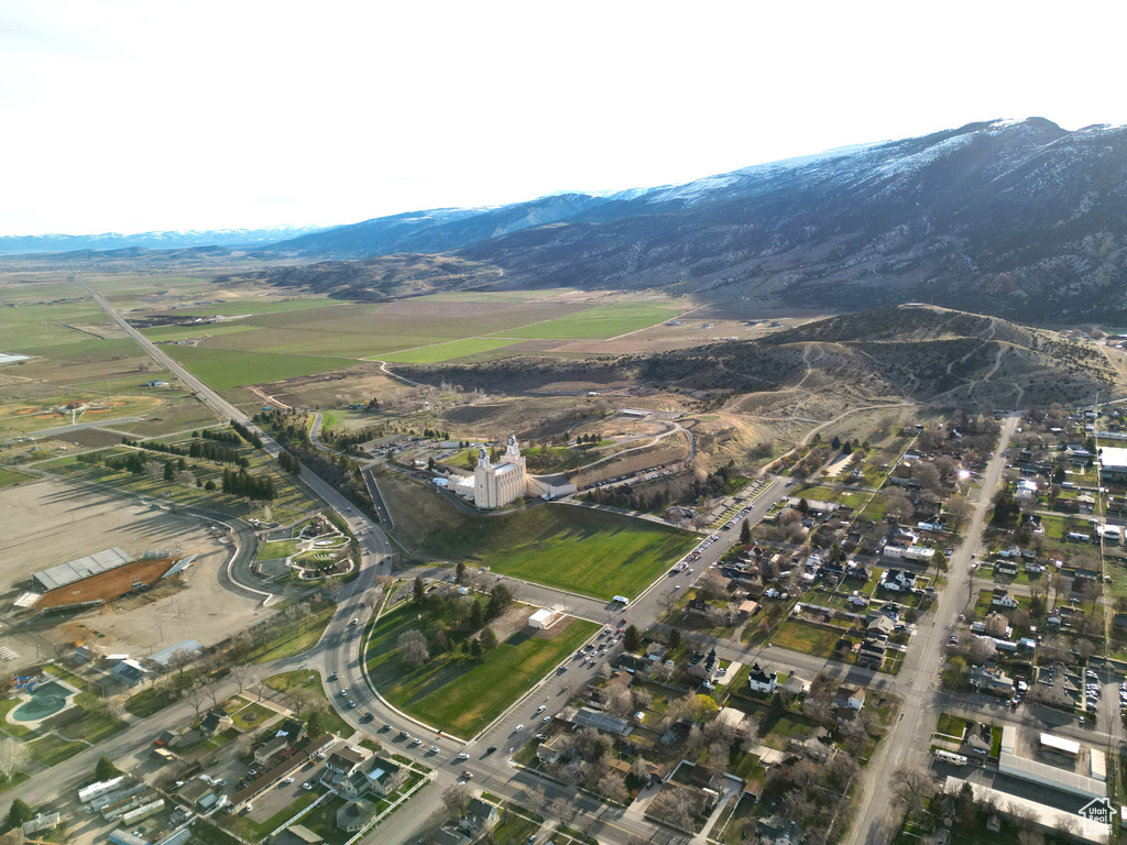 Drone / aerial view featuring a mountain view