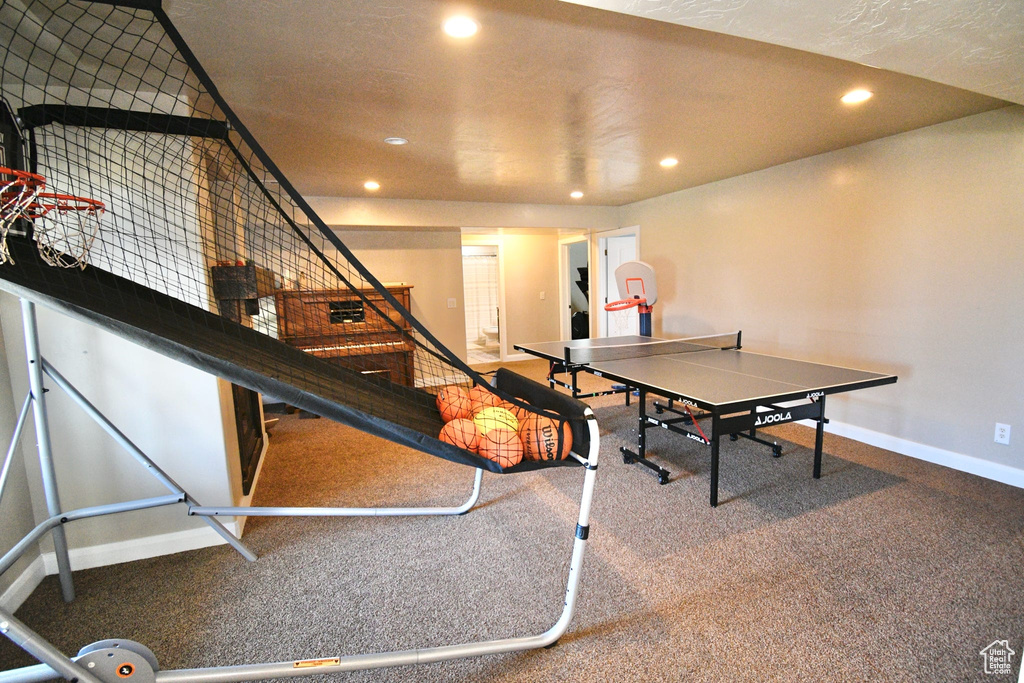 Game room featuring carpet flooring
