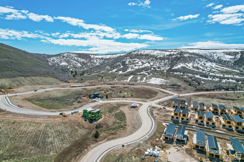 Birds eye view of property featuring a mountain view