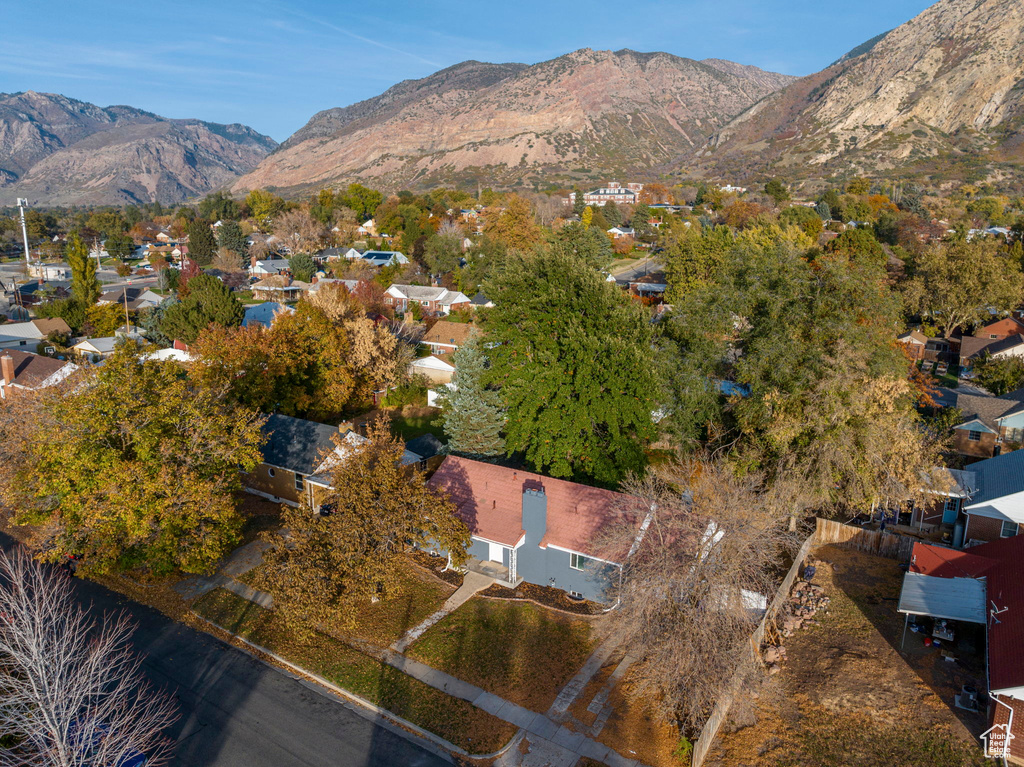 Drone / aerial view featuring a mountain view