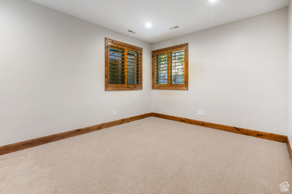 View of carpeted spare room