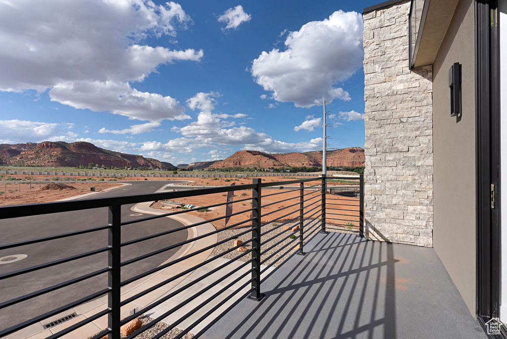 Balcony featuring a mountain view