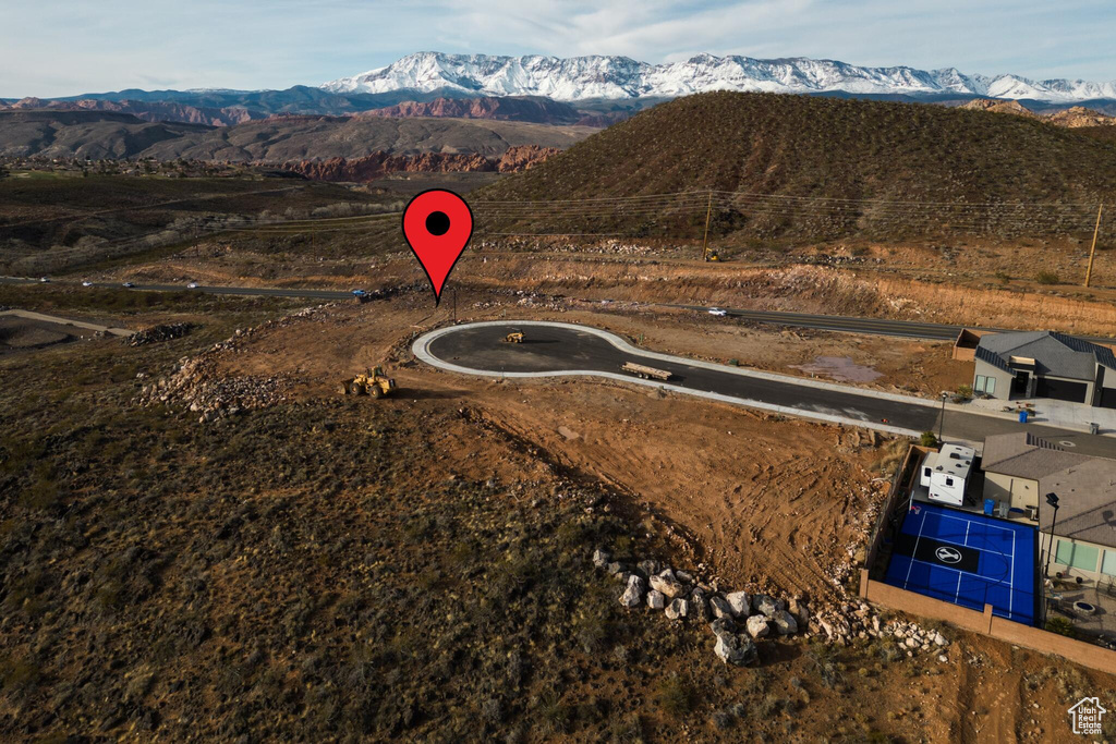 Bird's eye view with a mountain view