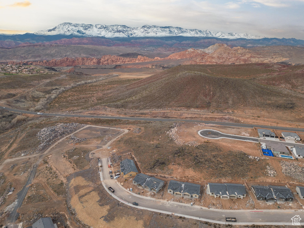 Drone / aerial view featuring a mountain view