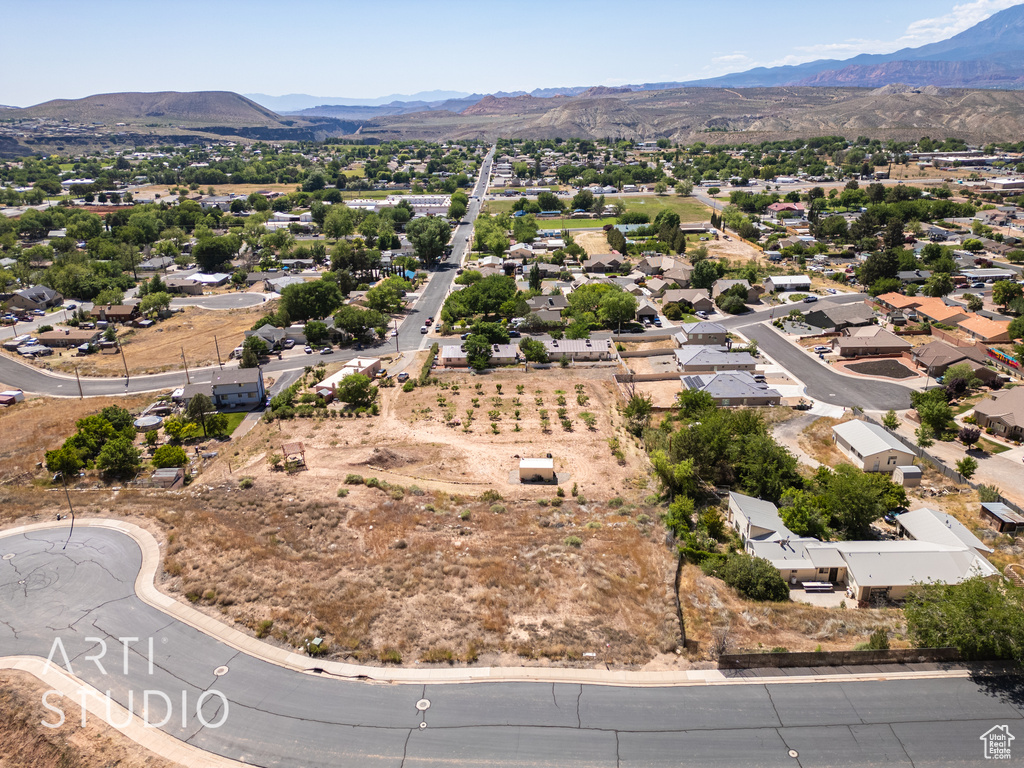 Aerial view with a mountain view