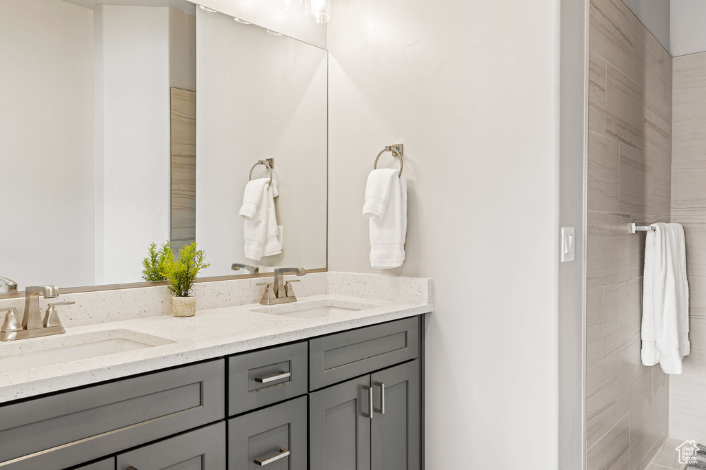 Bathroom with double sink vanity