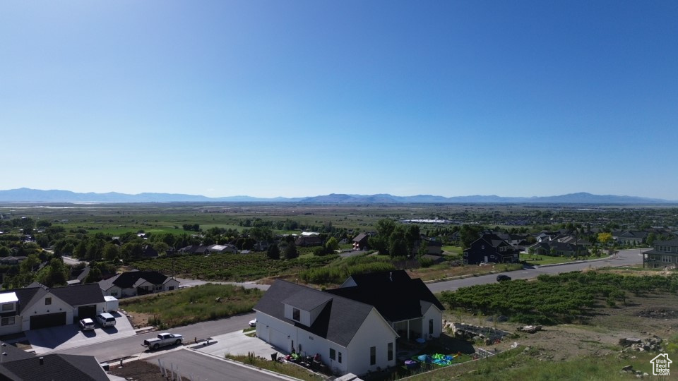 Drone / aerial view featuring a mountain view