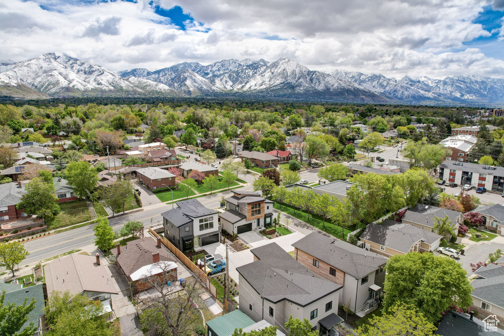 Drone / aerial view featuring a mountain view