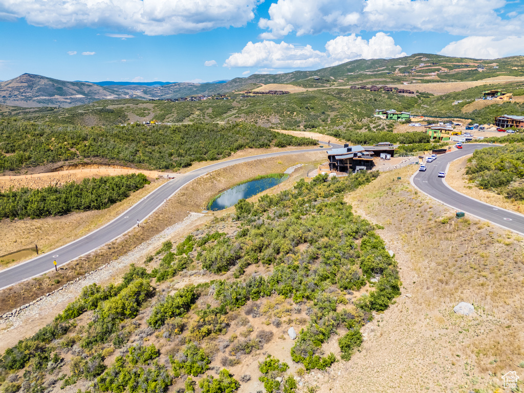 Aerial view with a mountain view