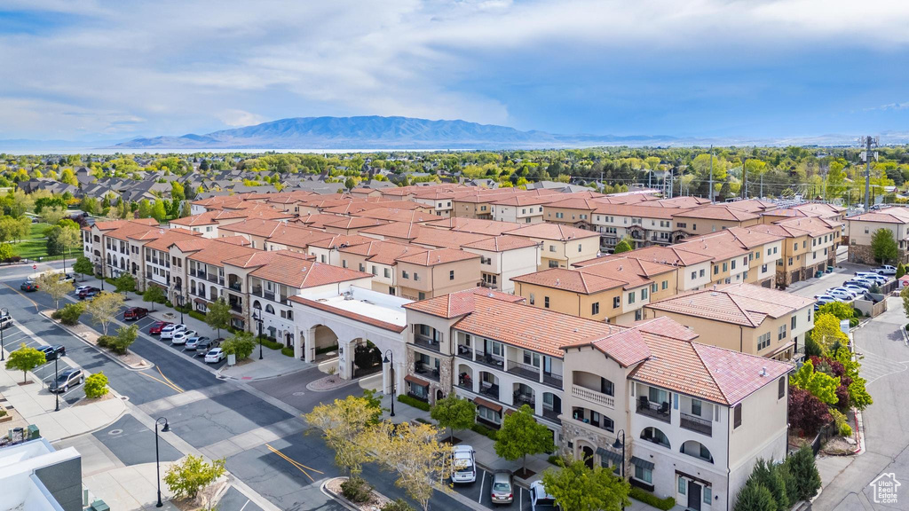 Bird's eye view with a mountain view