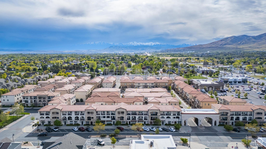 Bird's eye view with a mountain view