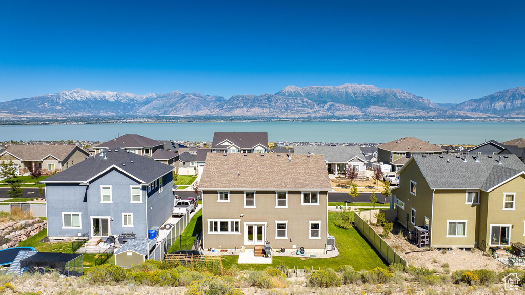 Bird\'s eye view featuring a mountain view