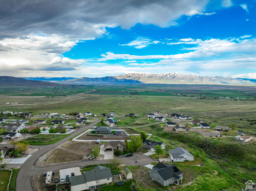 Drone / aerial view featuring a mountain view