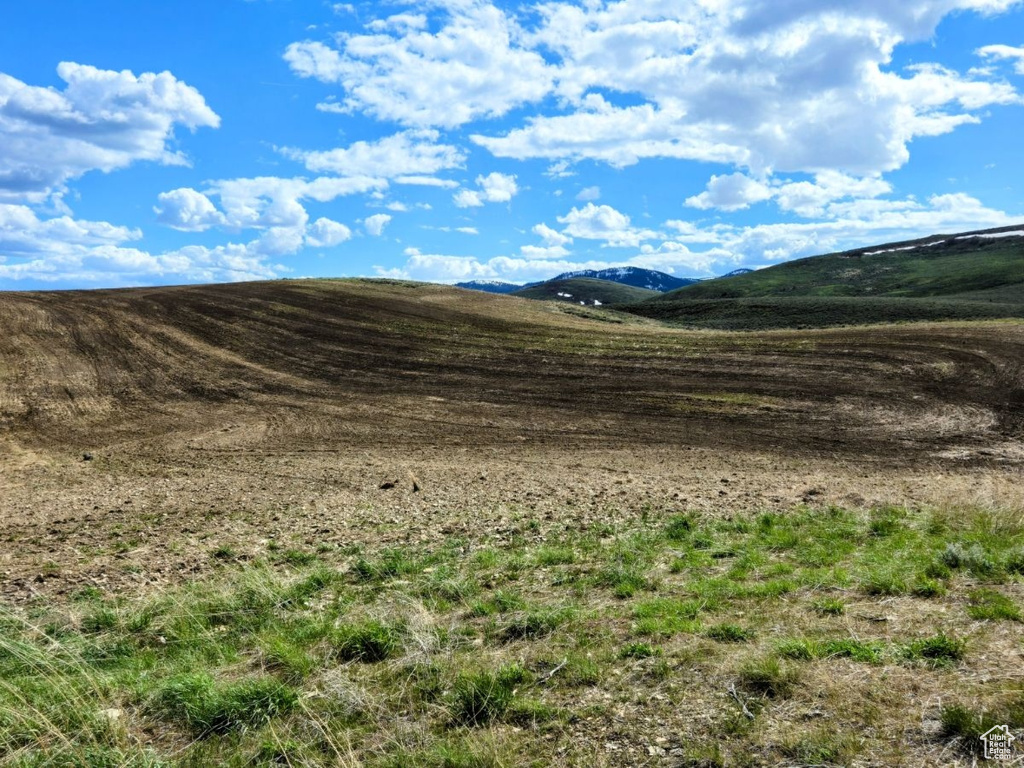 View of mountain feature