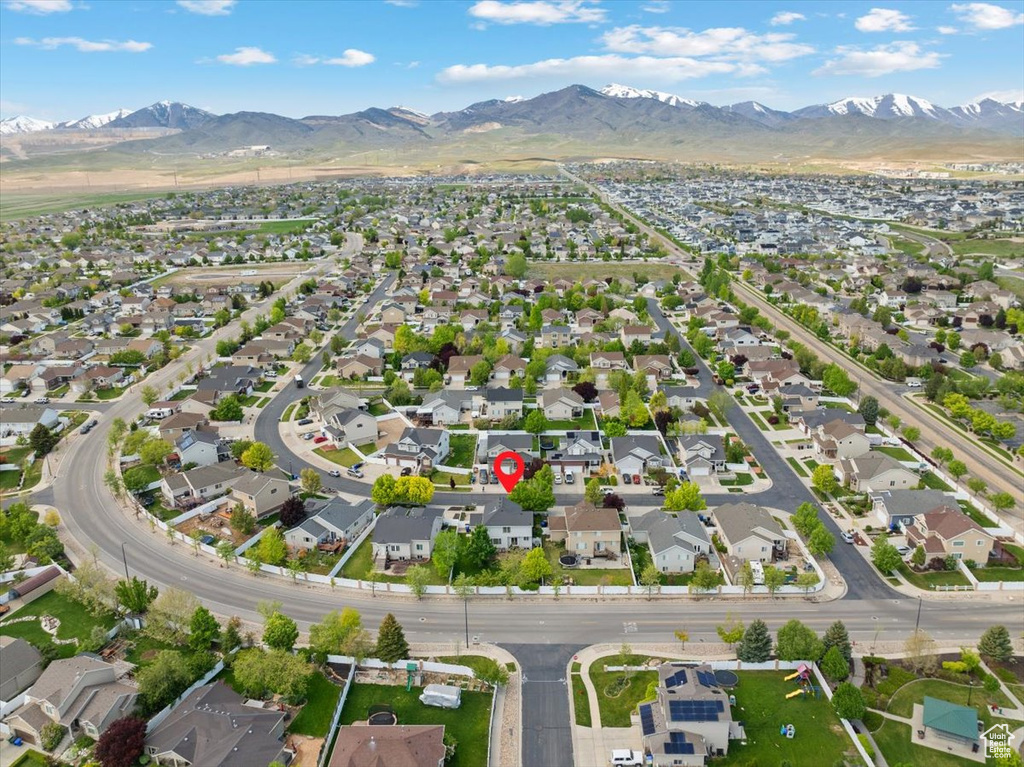 Drone / aerial view featuring a mountain view