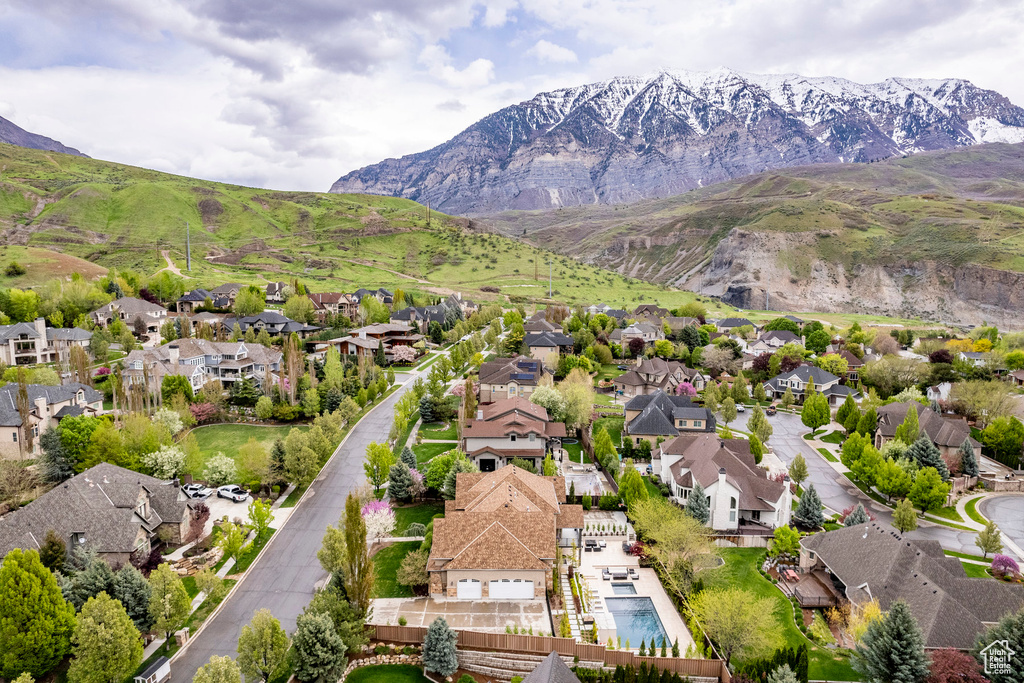 Bird's eye view featuring a mountain view