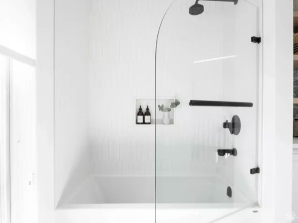 Bathroom with tub / shower combination