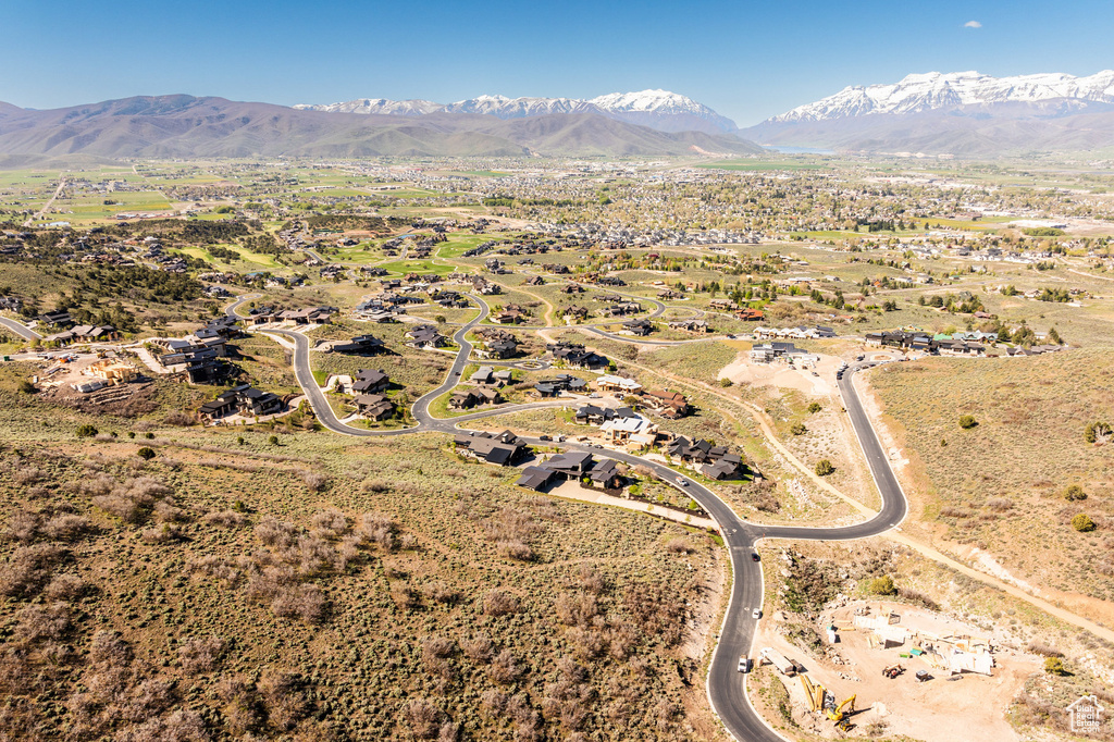 Aerial view with a mountain view