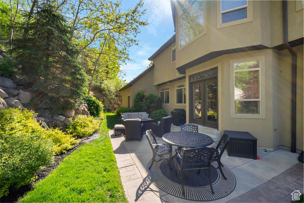 View of patio / terrace with outdoor lounge area